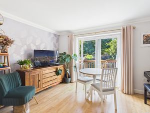 Living/Dining Room- click for photo gallery